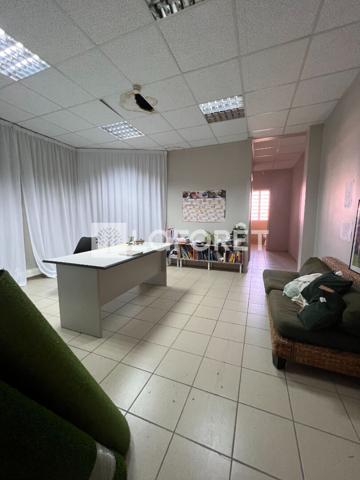 Location local commercial Fort-de-France - 41 m² - 945 €/mois