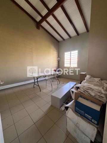 Location local commercial Fort-de-France - 41 m² - 945 €/mois