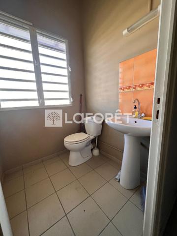 Location local commercial Fort-de-France - 41 m² - 945 €/mois