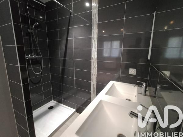 Maison à vendre 12 pièces 251 m² Chassieu