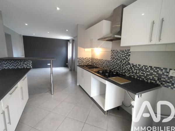 Maison à vendre 12 pièces 251 m² Chassieu