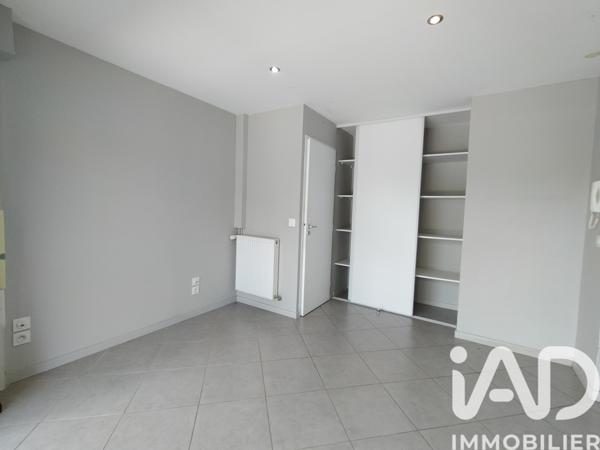 Maison à vendre 12 pièces 251 m² Chassieu