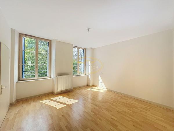 SPACIEUX APPARTEMENT F4 DE 112 m2 EN PLEIN COEUR DE COMMERCY Commercy