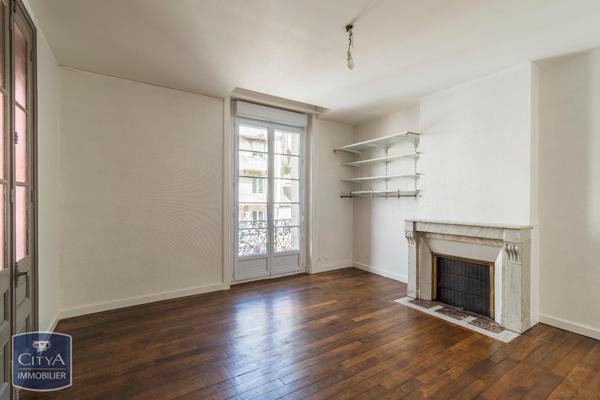 Appartement à louer 2 pièces 70.79m² Saint-Brieuc (22000)