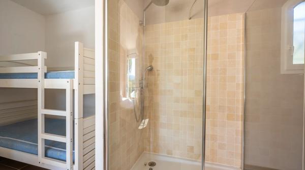 VIDAUBAN - MAISON 4 PIÈCES - 180 M² - TERRAIN 2 500 M² - PISCINE