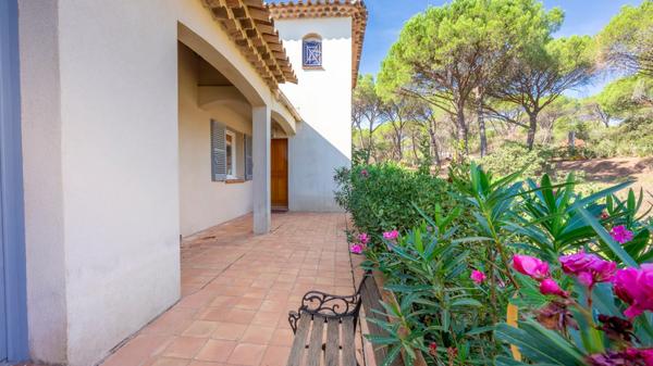 VIDAUBAN - MAISON 4 PIÈCES - 180 M² - TERRAIN 2 500 M² - PISCINE