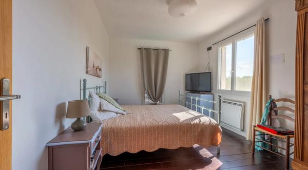 VIDAUBAN - MAISON 4 PIÈCES - 180 M² - TERRAIN 2 500 M² - PISCINE