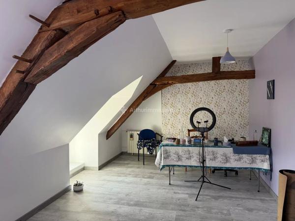 Vente                                                      Maison
                        
                     6 pièces                      250 m2                     à Mayet