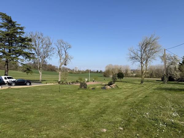 Vente                                                      Maison
                        
                     6 pièces                      250 m2                     à Mayet