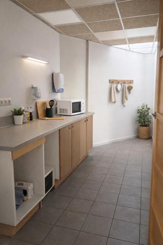 Bureaux avec grand parking et effet d'enseigne