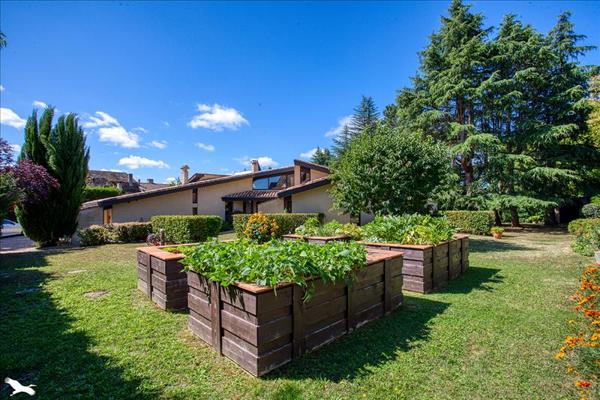 Maison à vendre |  Mussidan |  8 pièces | 310 m²