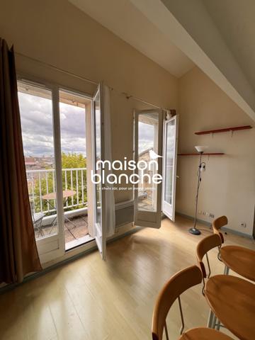 DUPLEX LUMINEUX BORDEAUX CENTRE