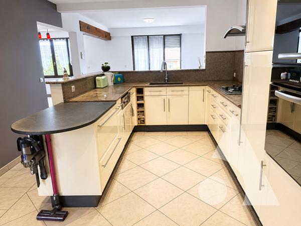 Maison 8 pièces 156.95 m2