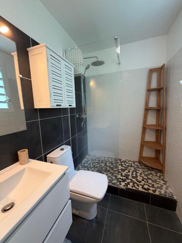BAS DU FORT - Beau duplex meublé accès plage et piscine