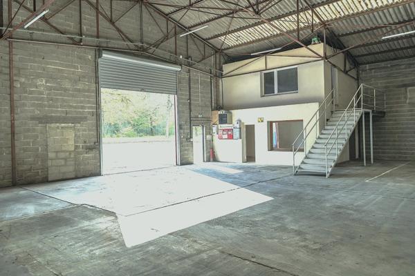 Bléré (37150) ENTREPOT - LOCAL D'ACTIVITE A85 A SEULEMENT 7KM