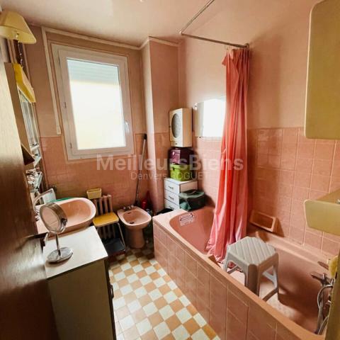 LAVAL - Pavillon 4/5 chambres sur terrain de 420m2