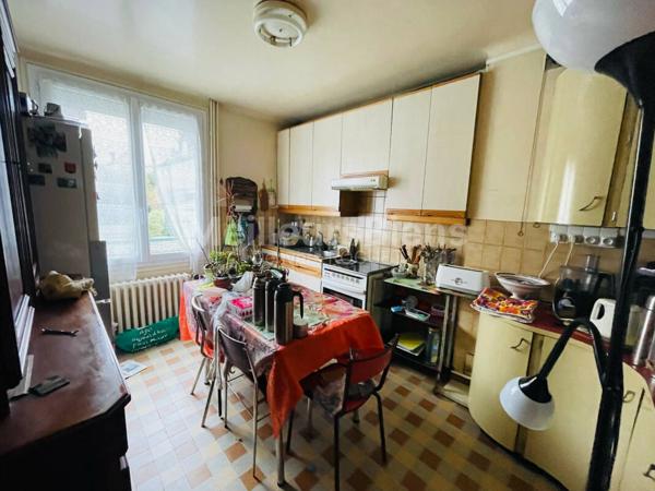 LAVAL - Pavillon 4/5 chambres sur terrain de 420m2