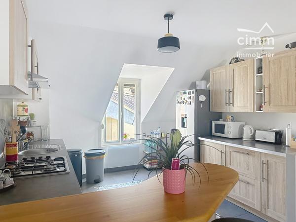 Nous vous présentons en EXCLUSIVITE la "Vente d'un immeuble et fonds de commerce à Chatillon-Coligny 45230"