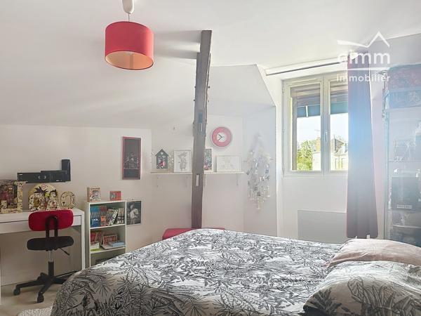 Nous vous présentons en EXCLUSIVITE la "Vente d'un immeuble et fonds de commerce à Chatillon-Coligny 45230"