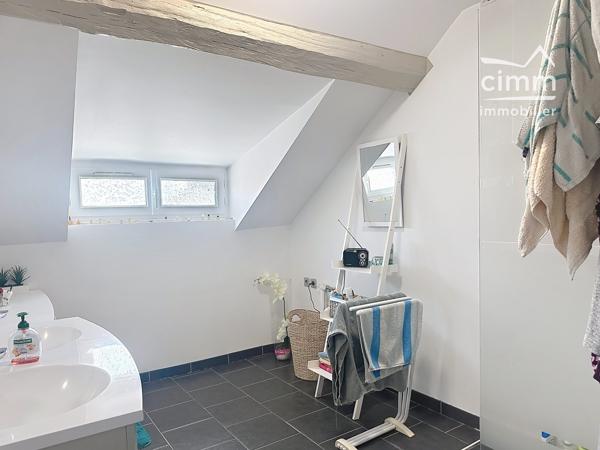 Nous vous présentons en EXCLUSIVITE la "Vente d'un immeuble et fonds de commerce à Chatillon-Coligny 45230"