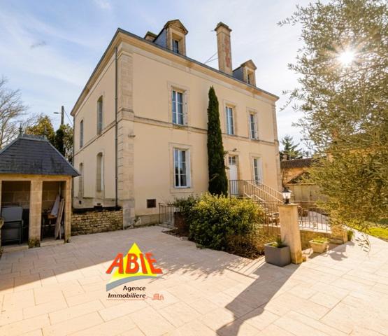 Maison  7 pièce(s)  5 chambre(s)  200 m²