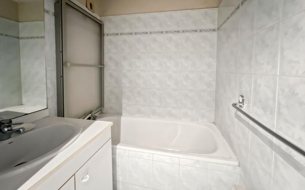 Appartement à vendre    1 pièce • 27,51 m2 Fréjus