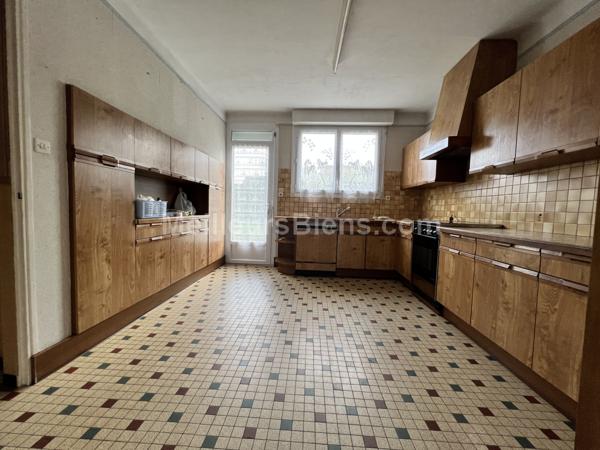 MAISON 5 CHAMBRES 130 m2 (bourg-sous-la-roche)