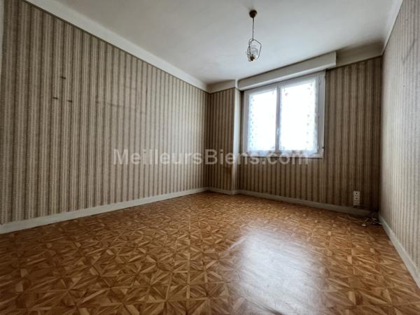 MAISON 5 CHAMBRES 130 m2 (bourg-sous-la-roche)