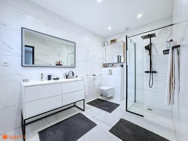 Belle maison familiale moderne, calme et lumineuse