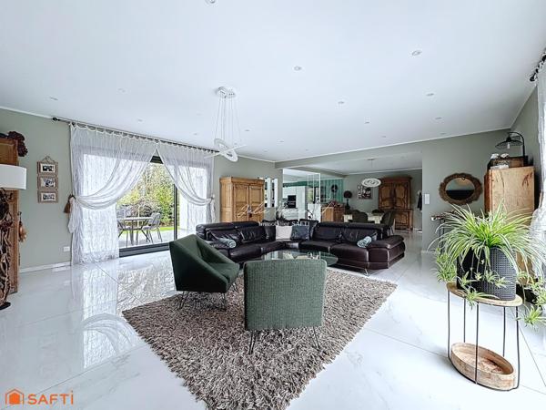 Belle maison familiale moderne, calme et lumineuse