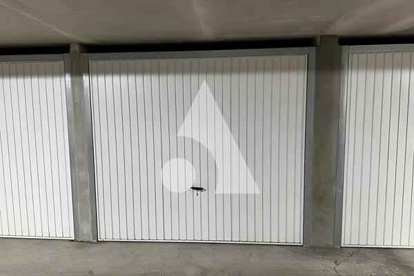 Parking / box 12.8 m2