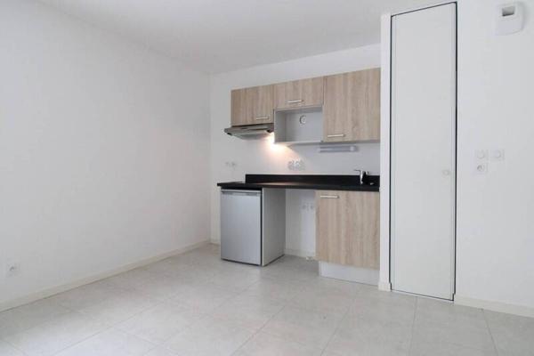 Appartement 1 pièce                                        - 44300 Nantes - Beaujoire-Halvêque Réf : 11956