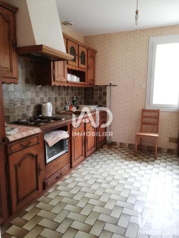 Maison à vendre 4 pièces 82 m² Sainte-Suzanne-et-Chammes