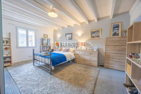 La Ferme de Cerisier Intemporelle Offrant des Vues de Campagne