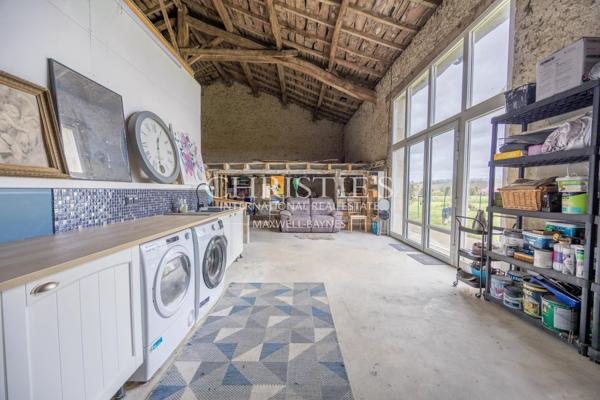 La Ferme de Cerisier Intemporelle Offrant des Vues de Campagne