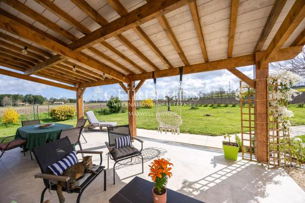 La Ferme de Cerisier Intemporelle Offrant des Vues de Campagne