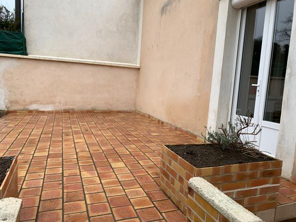MAISON DE VILLE avec terrasse petit jardin et garage QUARTIER PARC FRANCOIS MITERRAND