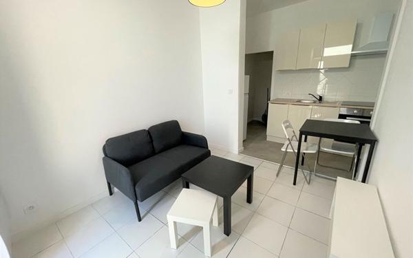 Appartement à louer    1 pièce •  Bollène