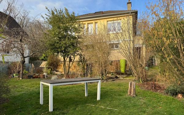 Maison à vendre    7 pièces • 154 m2 Viroflay
