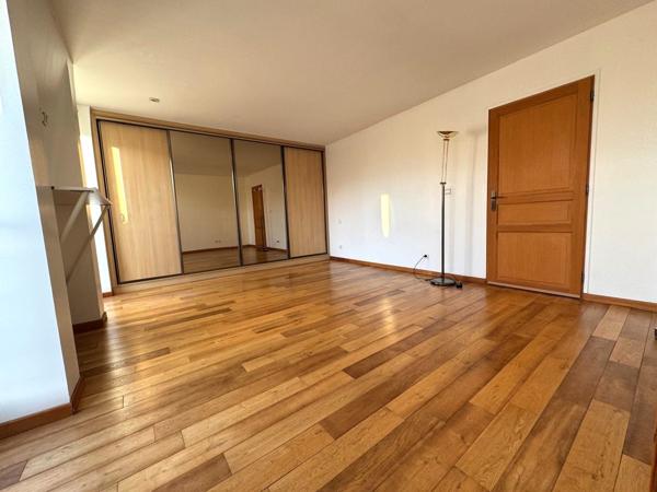 Appartement 102 m2, 5 pièces