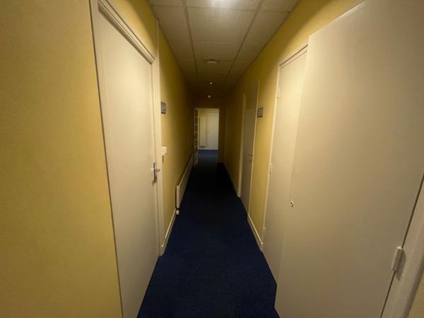 A VENDRE BATIMENT DE BUREAUX 392m² LANDIVISIAU