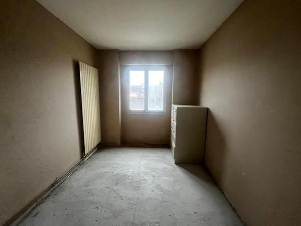 A VENDRE BATIMENT DE BUREAUX 392m² LANDIVISIAU