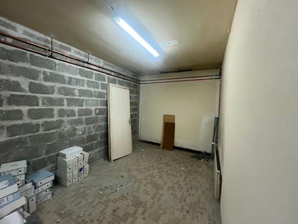 A VENDRE BATIMENT DE BUREAUX 392m² LANDIVISIAU