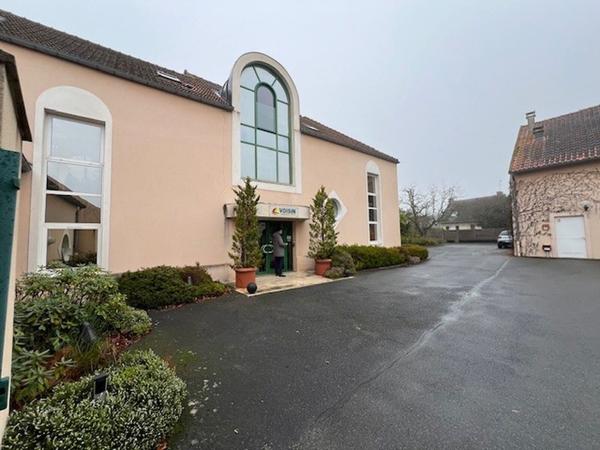 Bureaux à louer à Limours site indépendant avec nombreux stationnements