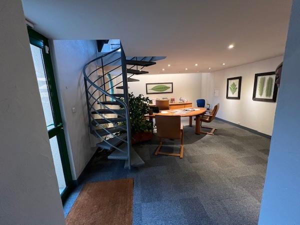 Bureaux à louer à Limours site indépendant avec nombreux stationnements