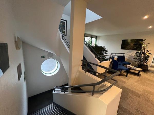 Bureaux à louer à Limours site indépendant avec nombreux stationnements