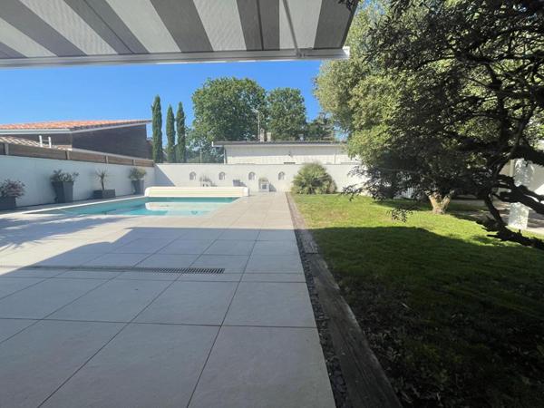 Maison Pessac 7 pièce(s) 5 CHAMBRES + BUREAU 194 m2