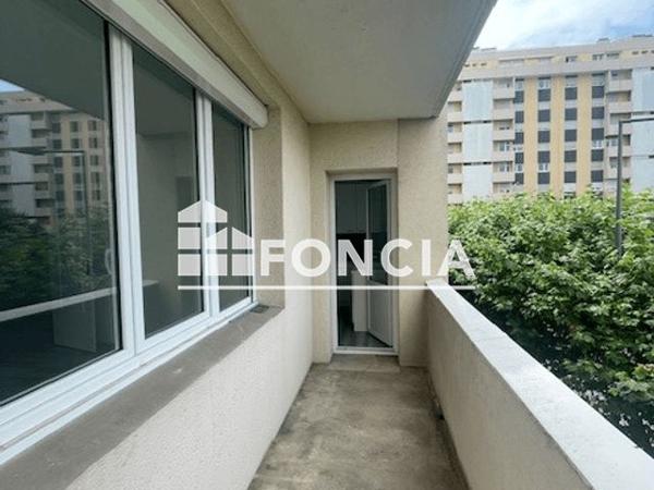 Location Appartement 3 pièces 77.95 m² - 1 PLACE MARECHAL FOCH Saint-etienne 42000