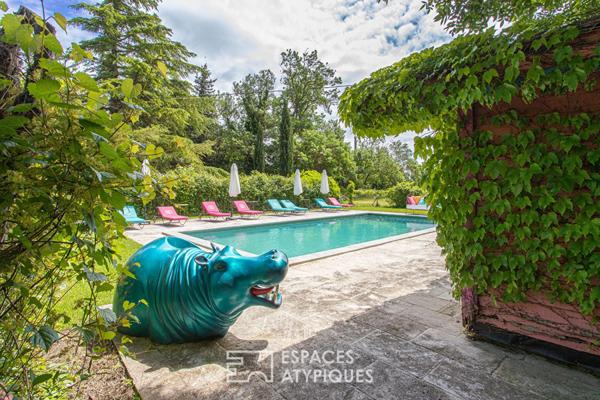 Mas du XVIe siècle et gîtes dans un écrin vert près d’Avignon