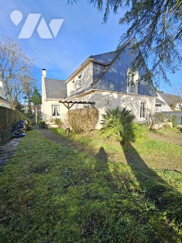 ORVAULT Petit Chantilly, Maison familiale 5 chambres sur parcelle de 1300m²